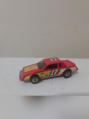 Hot Wheels The Hot Ones Blackwall Racing Stocker #17 Red